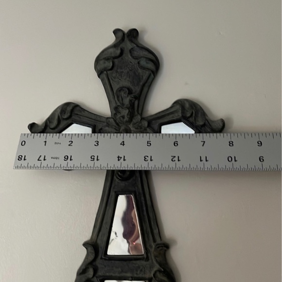 Wall cross with mirrored detail